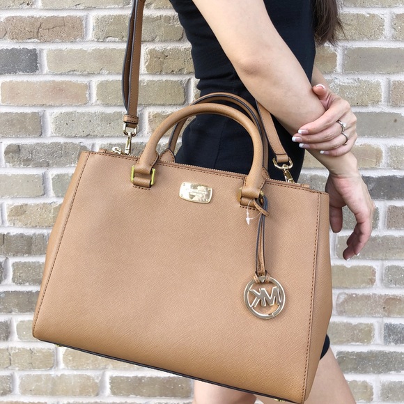 Michael Kors Handbags - Gaby’sBags👜💕- Michael Kors Medium Bag Acorn